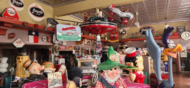 RoadsideAmerica1 768x355